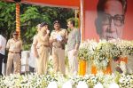 at Bal Thackeray funeral in Mumbai on 18th Nov 2012 (253).JPG